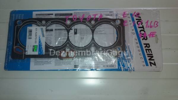 De vanzare garnitura chiulasa TOYOTA AVENSIS / T22 (1997-2003), 1.6 Benzina, 74 KW