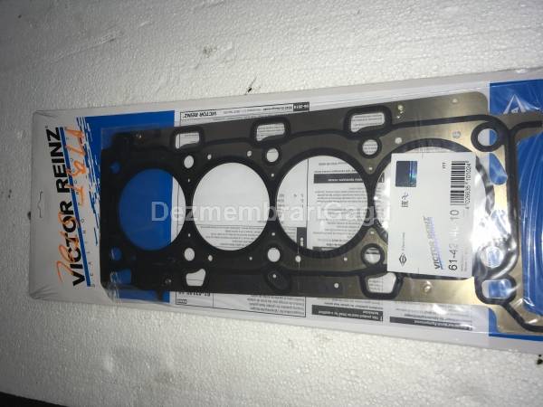 De vanzare garnitura chiulasa RENAULT MASTER III FURGON (FV), 2.3 Diesel, 107 KW second hand