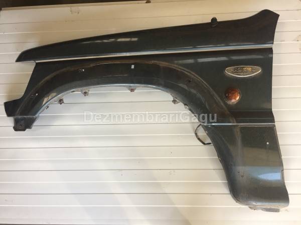 De vanzare aripa stanga fata MITSUBISHI PAJERO II (1990-2000)