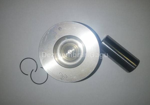 De vanzare piston HYUNDAI TUCSON, 2.0 Diesel second hand