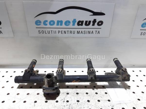 Vand rampa injectoare RENAULT CLIO II (1998-) Benzina din dezmembrari