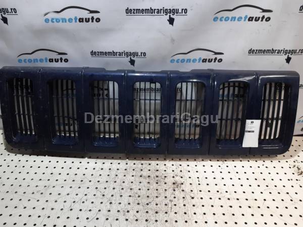 Grila Capota Jeep Cherokee