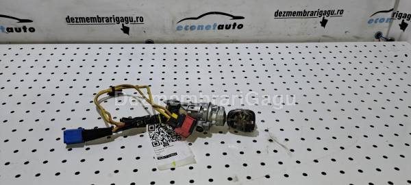 De vanzare contact cu cheie PEUGEOT 406