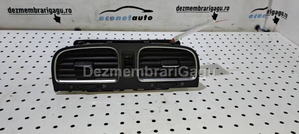 Grila bord centrala Volkswagen Golf VI (5k1)