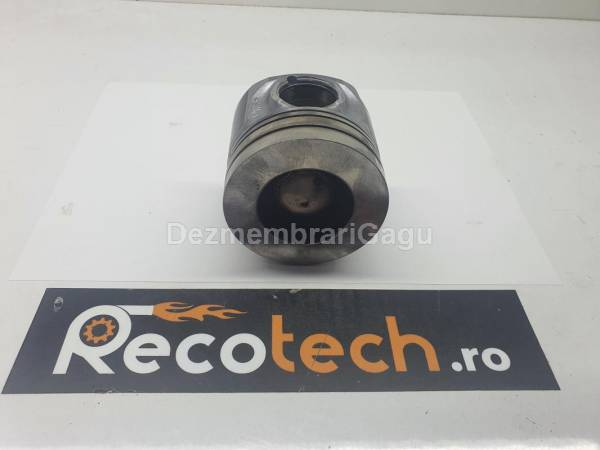 De vanzare piston VOLKSWAGEN TOUAREG 7P second hand